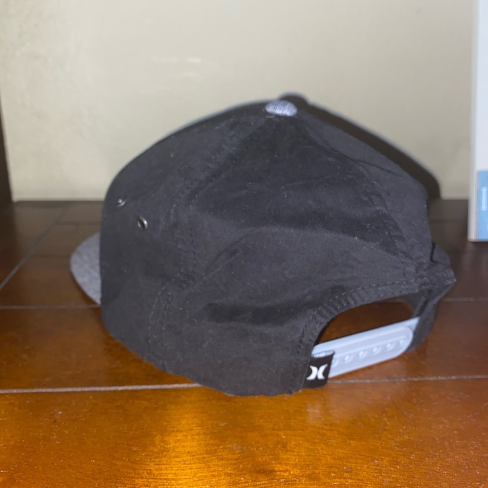 Hurley hat - Picture 4 of 4